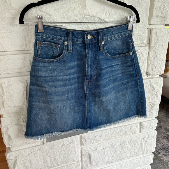 Madewell NWT Rigid Denim A-Line Mini Skirt Med Wash Fluffy Hem Edition - Picture 6 of 14